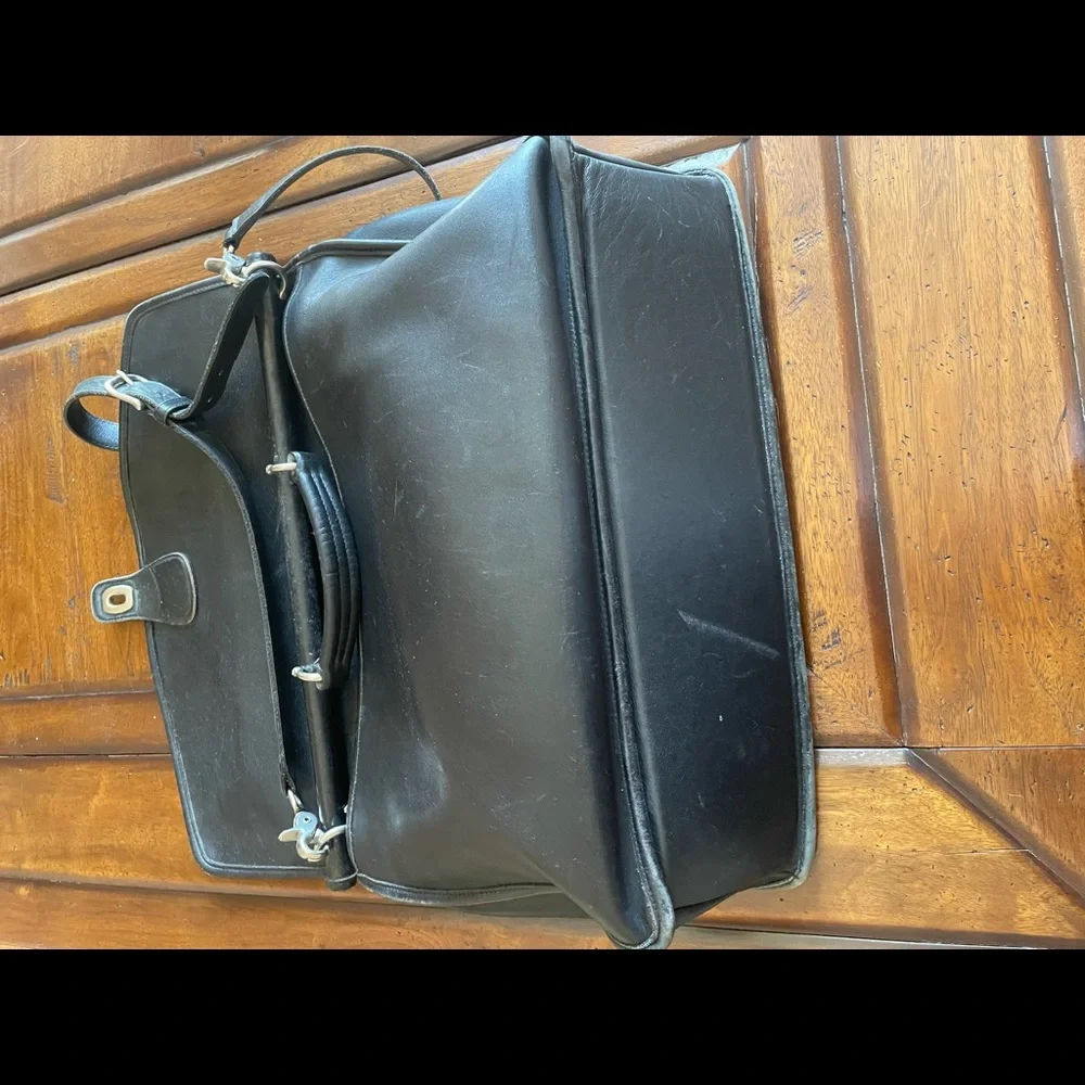 Vintage COACH leather messenger bag